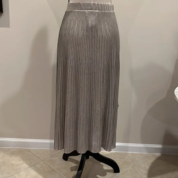 Falconeri Made in Italy Knit Pleated Midi Skirt Pale Gray Silver XS -Small - Picture 4 of 13